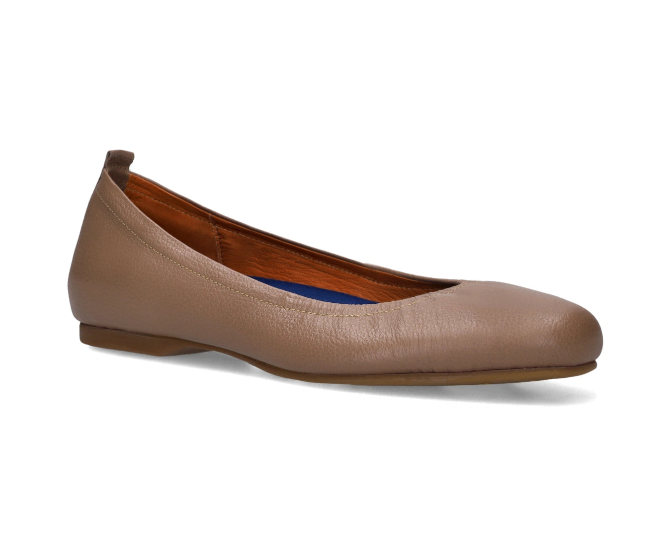 Three-quarter front view of Clay Full-Grain Leather Ballet Flats with a semi-round toe and removable BLUE ComfortFlex orthotic for feet without problems.