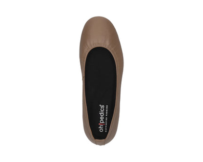 Top view of Clay Full-Grain Leather Ballet Flats with a semi-round toe and removable BLACK FlexiComfort orthotic for flat feet.